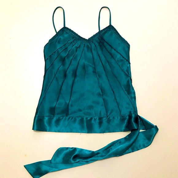 Spaghetti strap tank top - Picture 3 of 11